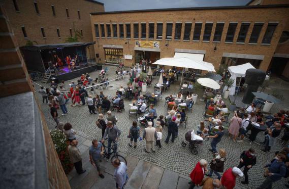 Laney & the Snappy Rhythm Gang am 17.7.2021 Rathaus Fellbach (Foto: Gottfried Stoppel) Laney & the Snappy Rhythm Gang am 17.7.2021 Rathaus Fellbach (Foto: Gottfried Stoppel)